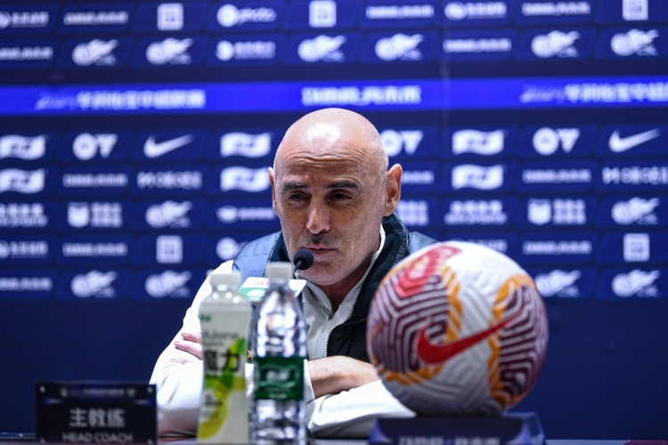 穆斯卡特直面德比現(xiàn)實 承認兩隊處中游 強調(diào)情緒控制與責任感