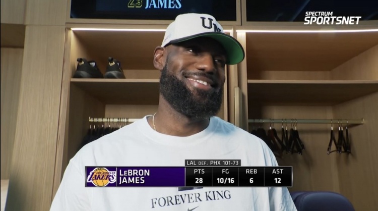 詹姆斯高效28+12率隊(duì)大勝 回應(yīng)角色轉(zhuǎn)變稱更想要三連勝