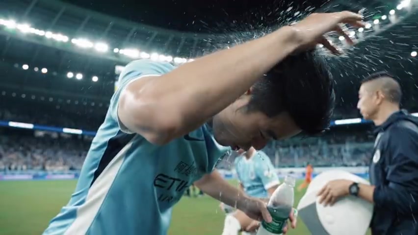 深圳新鵬城主場一球惜敗云南玉昆 三球落后頑強追分難挽敗局 深圳新鵬城主場一球惜敗云南玉昆 三球落后頑強追分難挽敗局