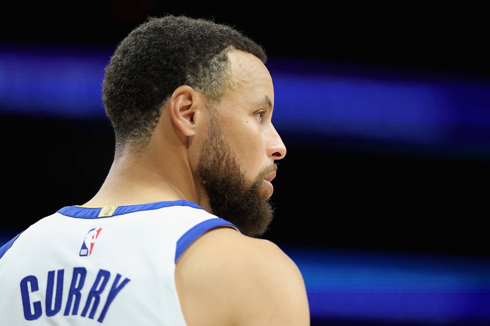 勇士與庫(kù)里夏末啟動(dòng)續(xù)約談判 最高可簽兩年1.367億