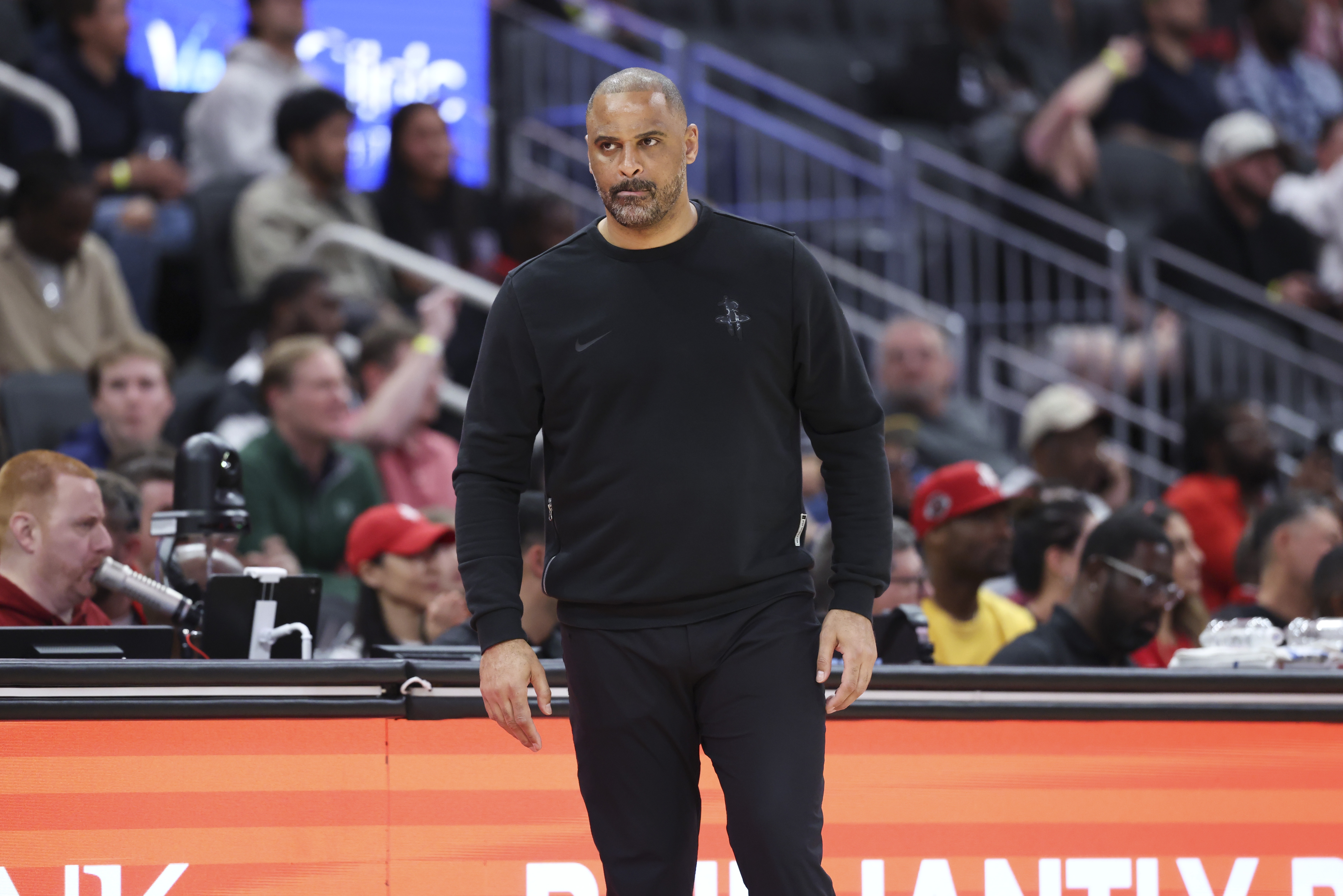 香波特直指火箭破包夾困境 稱(chēng)全隊(duì)?wèi)?yīng)對(duì)失據(jù)茫然