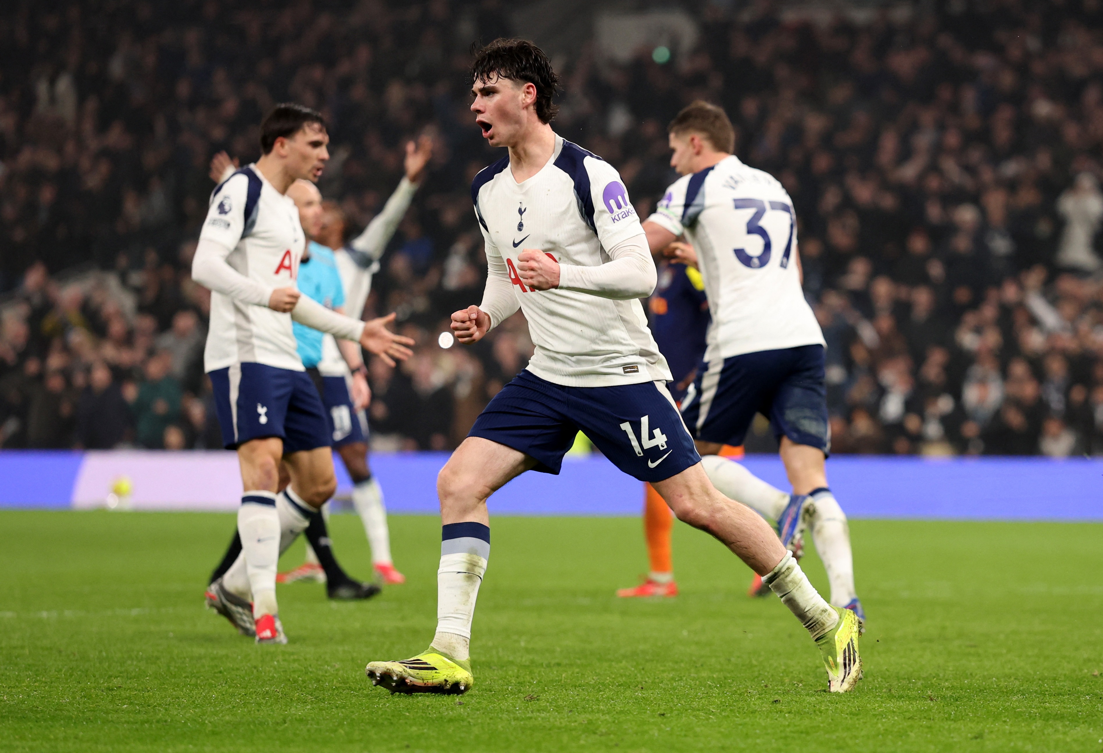 利物浦后防儲(chǔ)備計(jì)劃：范戴克接班人瞄準(zhǔn)斯米特、圖雷，格雷入候選