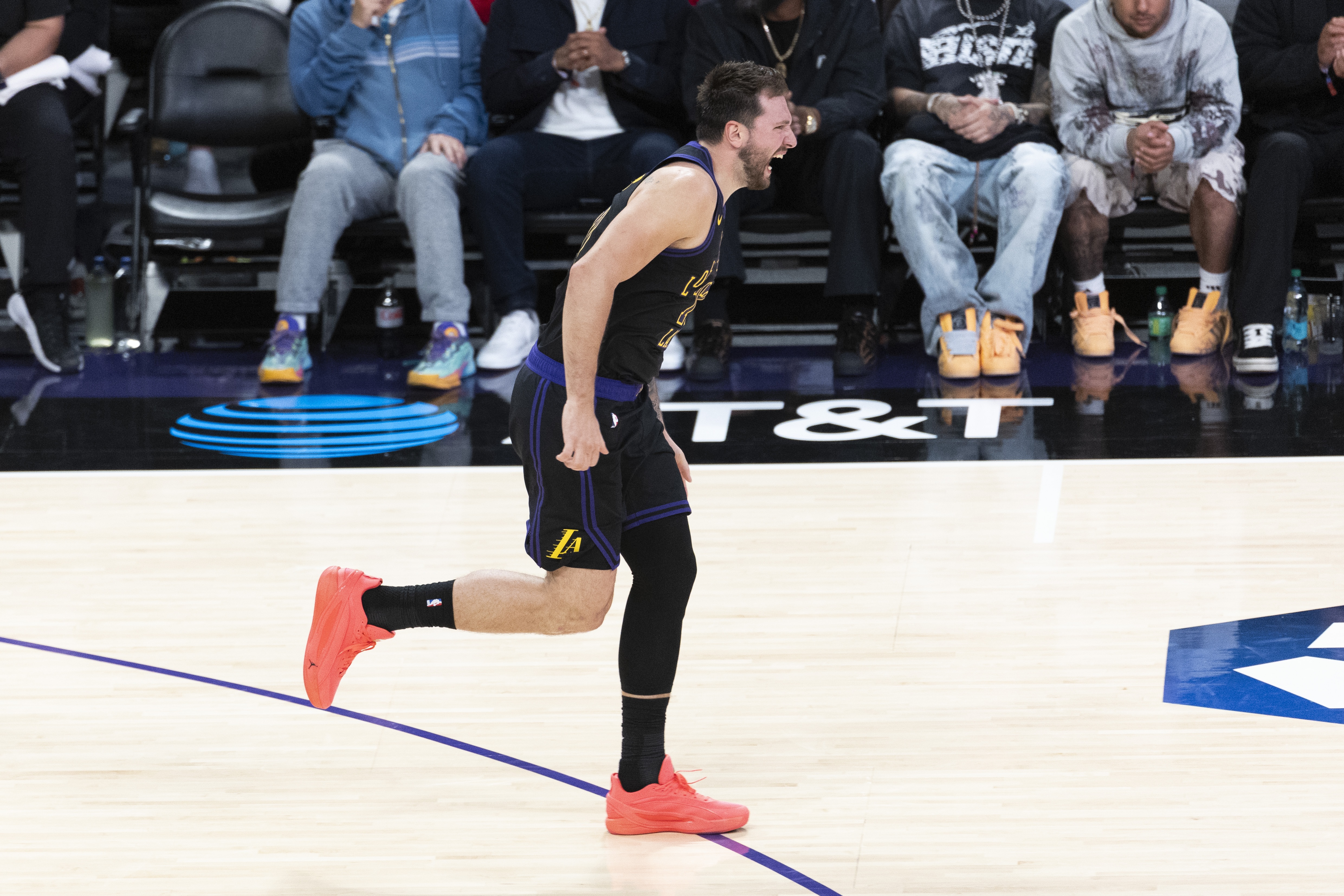 Shams：里夫斯有望G5復(fù)出 東契奇仍無時間表