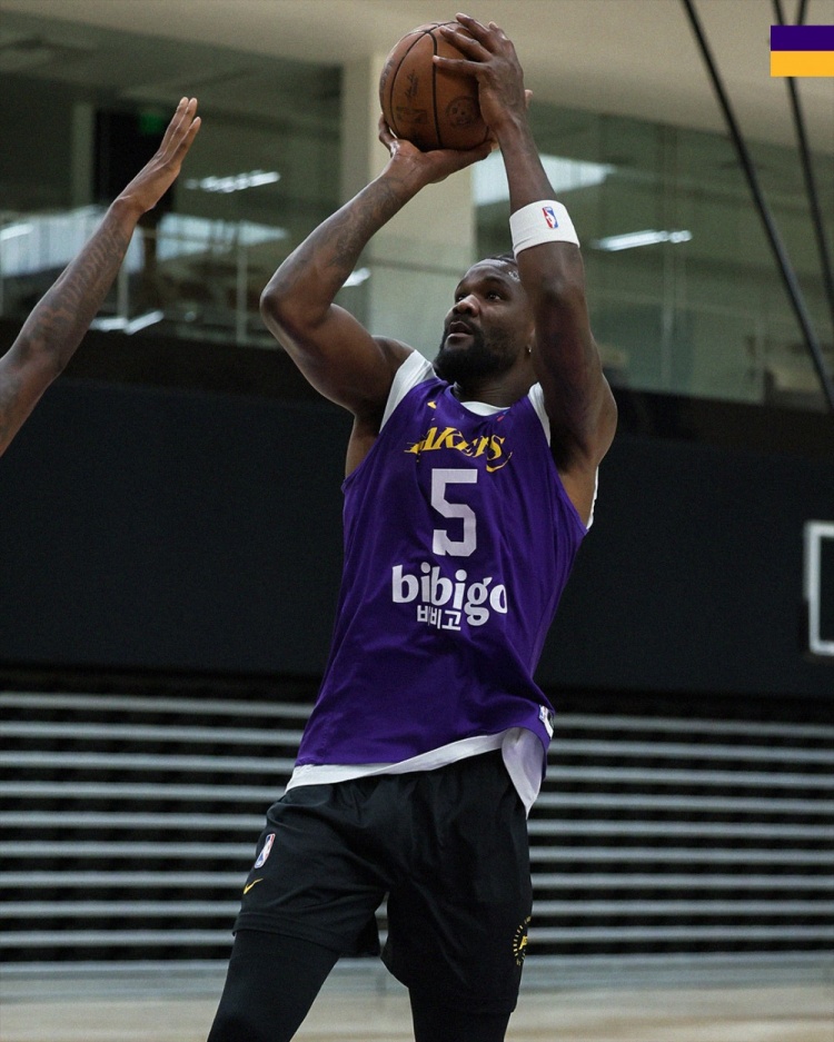 詹姆斯、里夫斯領(lǐng)銜湖人賽前合練 紫金軍團(tuán)3-1手握賽點(diǎn)