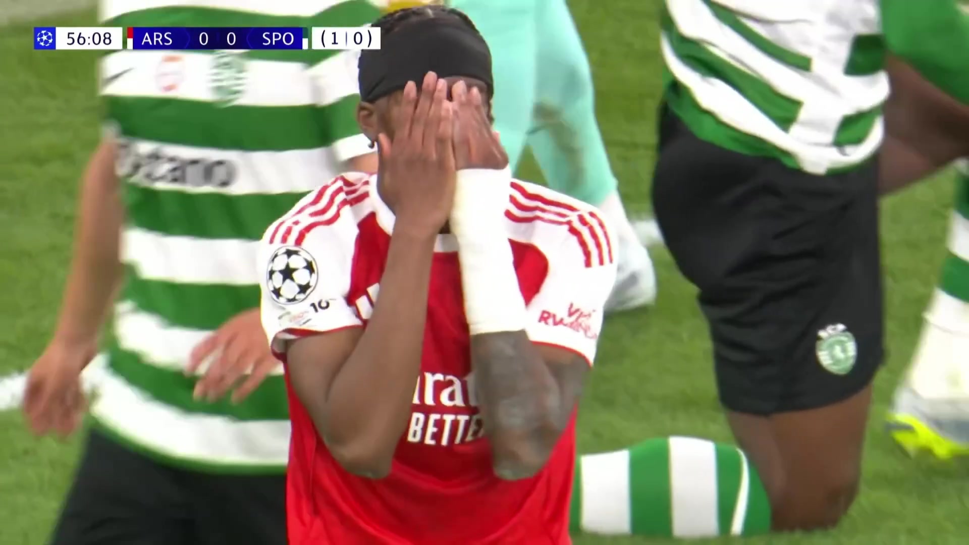 馬杜埃凱內(nèi)切殺入禁區(qū)爆射擊中邊網(wǎng)！場(chǎng)邊阿爾特塔抱頭遺憾！