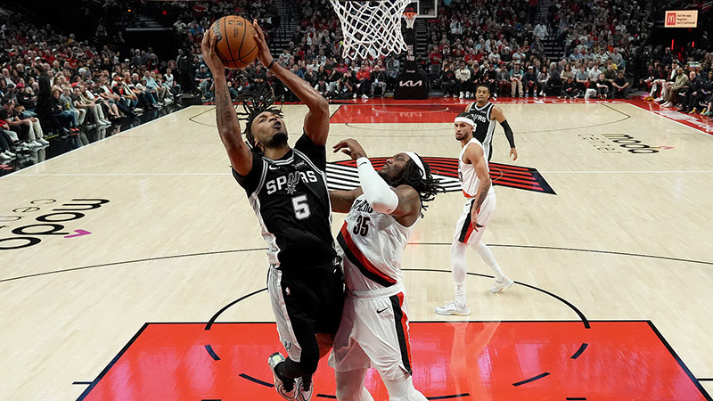 [CCTV全場集錦]??馬刺逆轉2-1開拓者 哈珀27+10 阿夫迪亞16罰19分 文班缺陣