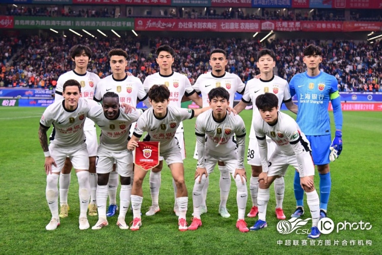 青島海牛3-1上海海港：吾米提江染紅致十人作戰(zhàn)，劉祝潤中柱難挽敗局