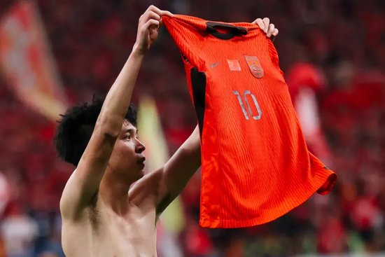 王鈺棟點(diǎn)殺巴林，18歲199天創(chuàng)國足世預(yù)賽最年輕進(jìn)球紀(jì)錄