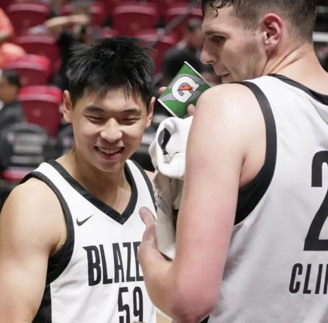 崔永熙：NBA訓(xùn)練連續(xù)3-4小時(shí)高強(qiáng)度，國(guó)內(nèi)球員難適應(yīng)