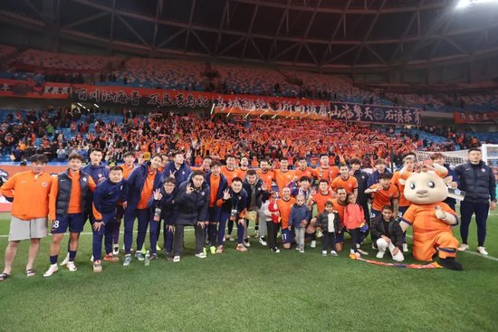 十輪不勝終結！青島海牛3-0完勝長春亞泰擺脫墊底