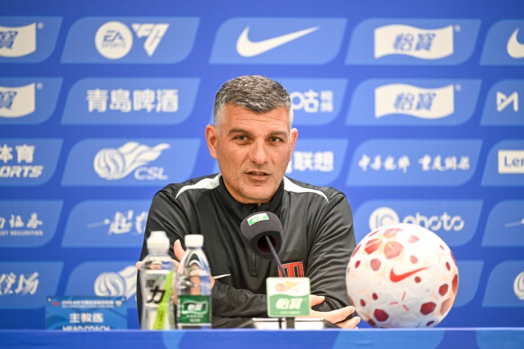 15輪12勝領跑中超，蓉城1+1合同令阿洛伊西陷沙特阿聯(lián)酋挖角危機